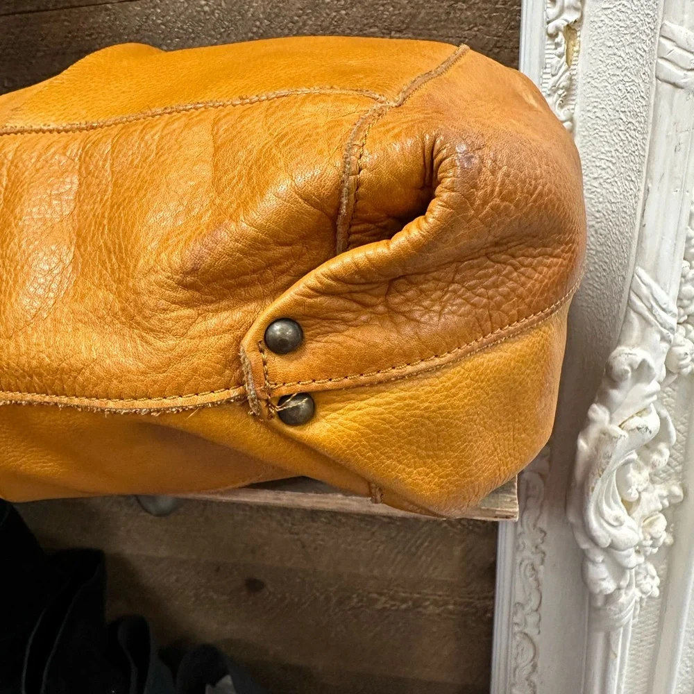 Caterina Lucchi Tan Leather Bucket Bag - Picture 7 of 12